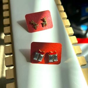 2 set holiday earrings gift & reindeer golden tone
